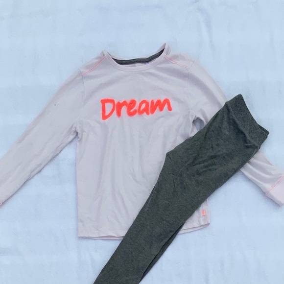 Really nice girls Pajama  set! - Picture 1 of 3